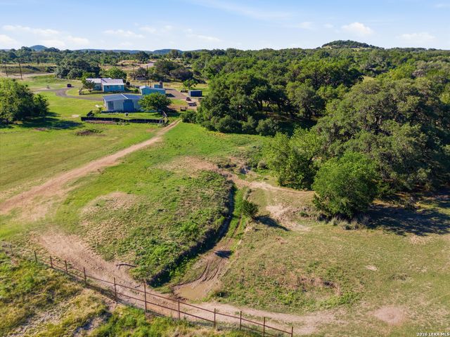 835 WINANS RANCH RD, Bandera, TX 78003