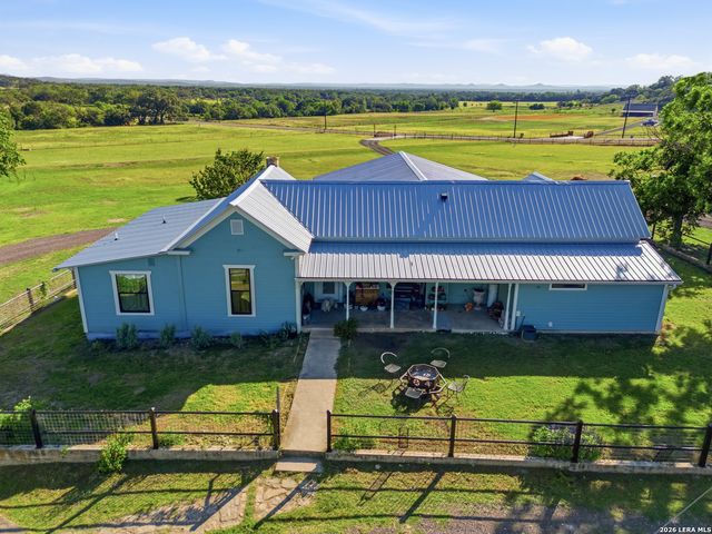 835 WINANS RANCH RD, Bandera, TX 78003