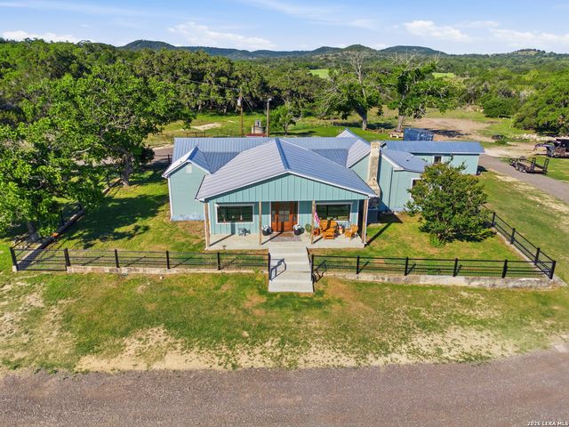 835 WINANS RANCH RD, Bandera, TX 78003
