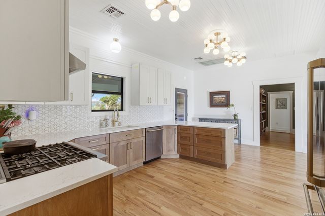835 WINANS RANCH RD, Bandera, TX 78003