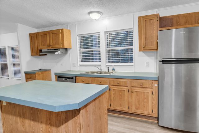 7311 20 TH STREET, Zephyrhills, FL 33542