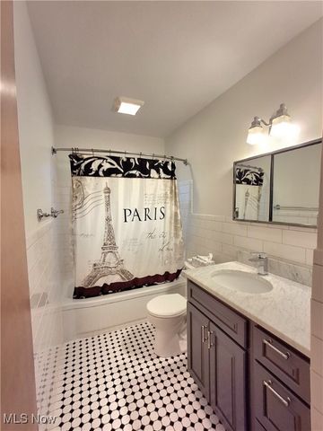 2903 Center Drive, Parma, OH 44134