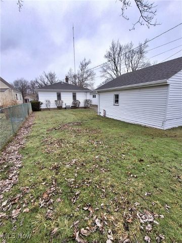 2903 Center Drive, Parma, OH 44134