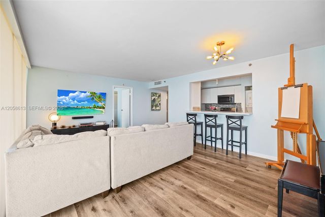 7601 E Treasure Drive 2124, North Bay Village, FL 33141