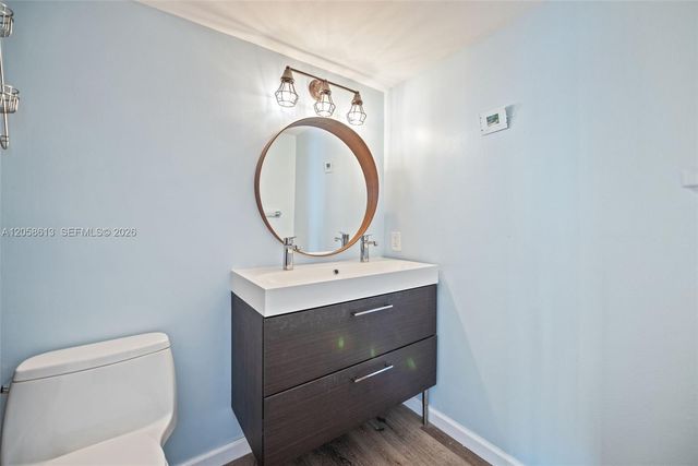 7601 E Treasure Drive 2124, North Bay Village, FL 33141