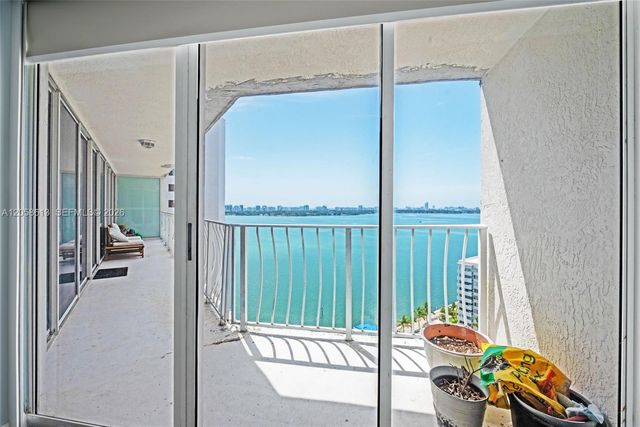7601 E Treasure Drive 2124, North Bay Village, FL 33141
