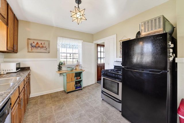 931 Eisenhower Avenue, Janesville, WI 53545