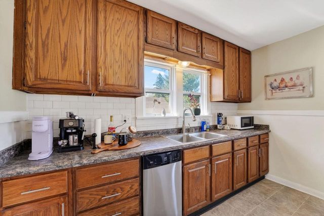 931 Eisenhower Avenue, Janesville, WI 53545
