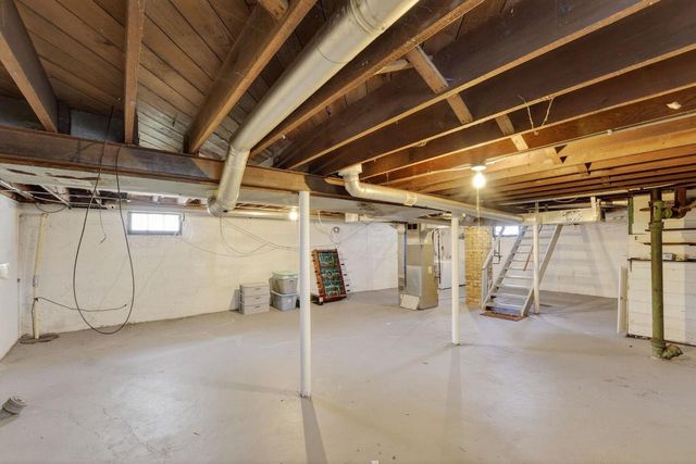 931 Eisenhower Avenue, Janesville, WI 53545