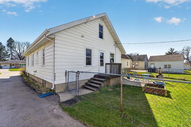 931 Eisenhower Avenue, Janesville, WI 53545