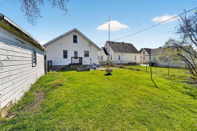 931 Eisenhower Avenue, Janesville, WI 53545