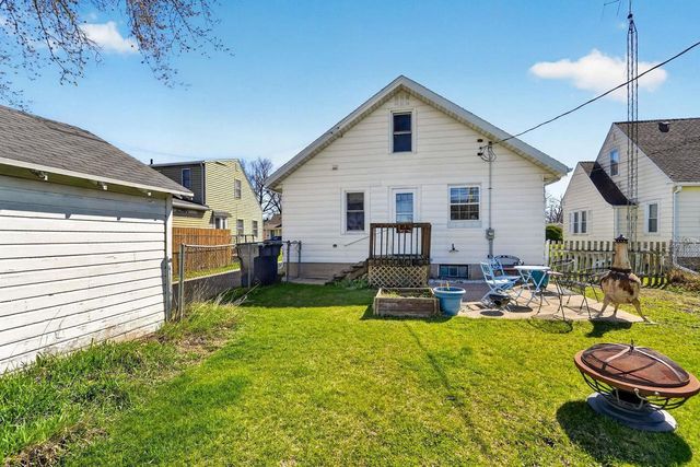 931 Eisenhower Avenue, Janesville, WI 53545