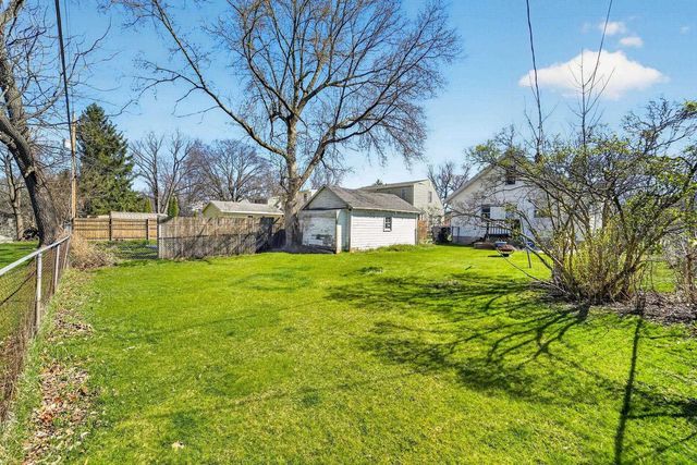 931 Eisenhower Avenue, Janesville, WI 53545