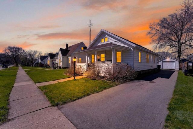 931 Eisenhower Avenue, Janesville, WI 53545