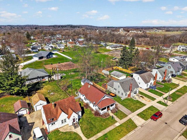 931 Eisenhower Avenue, Janesville, WI 53545