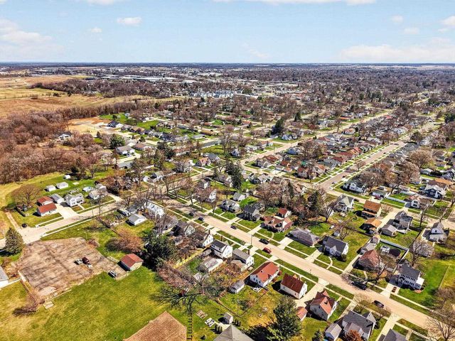 931 Eisenhower Avenue, Janesville, WI 53545