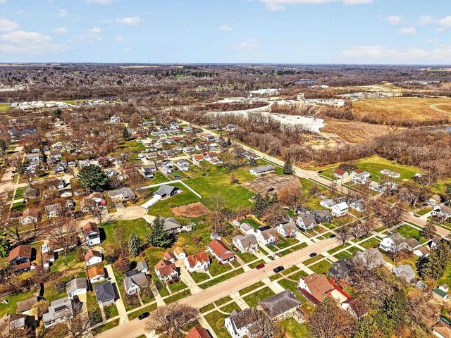 931 Eisenhower Avenue, Janesville, WI 53545