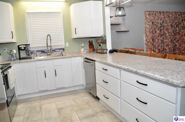 749 Shelby Avenue, Radcliff, KY 40160