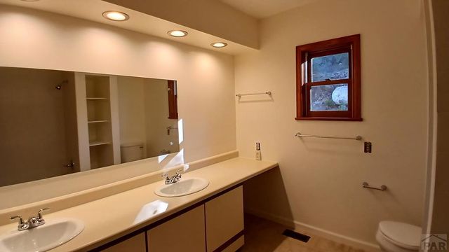2 N Pine St, Cokedale, CO 81082