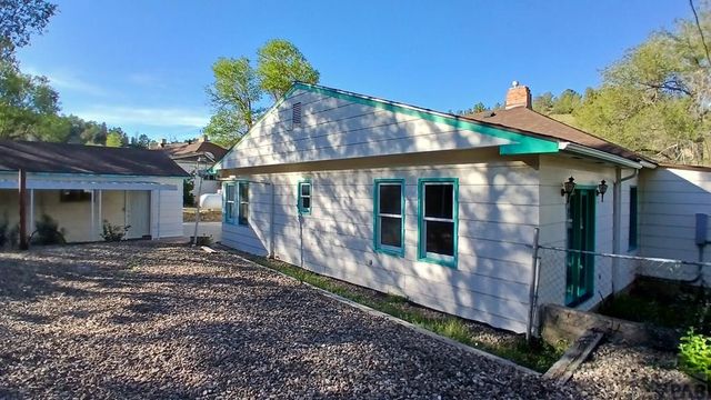 2 N Pine St, Cokedale, CO 81082