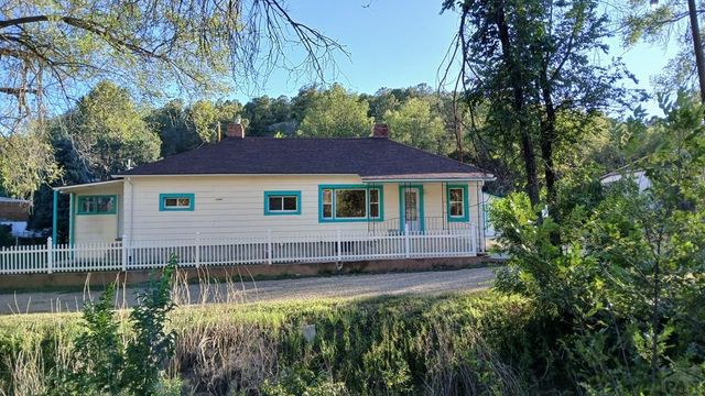 2 N Pine St, Cokedale, CO 81082