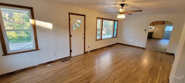 2 N Pine St, Cokedale, CO 81082