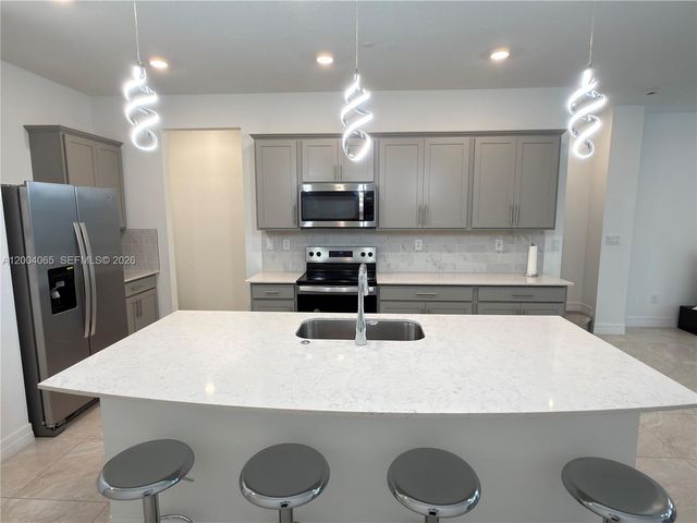 8344 NW 7th Pl 8344, Plantation, FL 33324