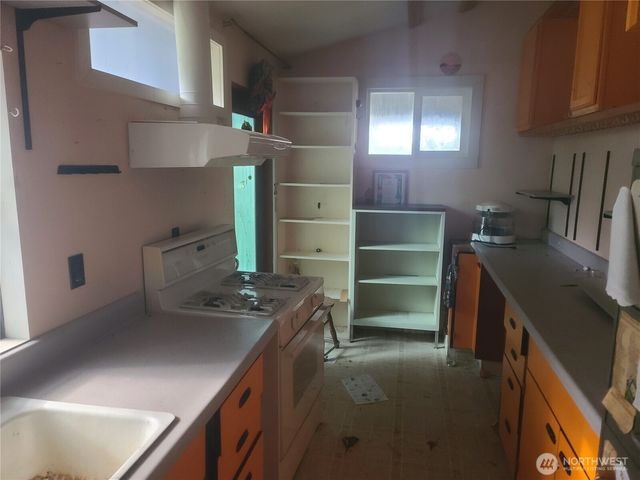 35618 16th Avenue Ct S, Roy, WA 98580