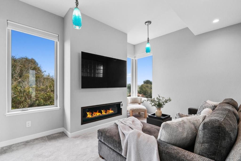 Image 14 of property listing at 127 Cormorant Way, Watsonville, CA 95076