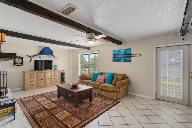 100 W Oak Acres Drive W, Malakoff, TX 75148