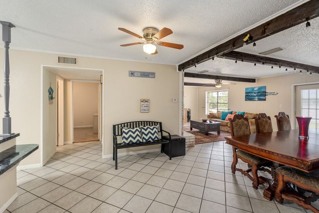 100 W Oak Acres Drive W, Malakoff, TX 75148