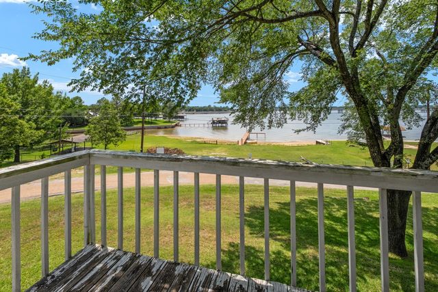 100 W Oak Acres Drive W, Malakoff, TX 75148