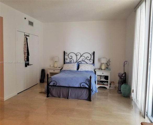 1050 BRICKELL AV 2622, Miami, FL 33131