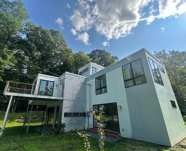 32 Brook Lane, Cortlandt Manor, NY 10567