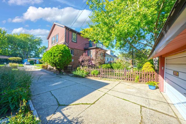 22905 Violet Street, Saint Clair Shores, MI 48082