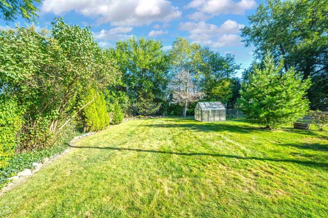 22905 Violet Street, Saint Clair Shores, MI 48082