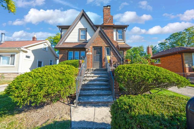 22905 Violet Street, Saint Clair Shores, MI 48082