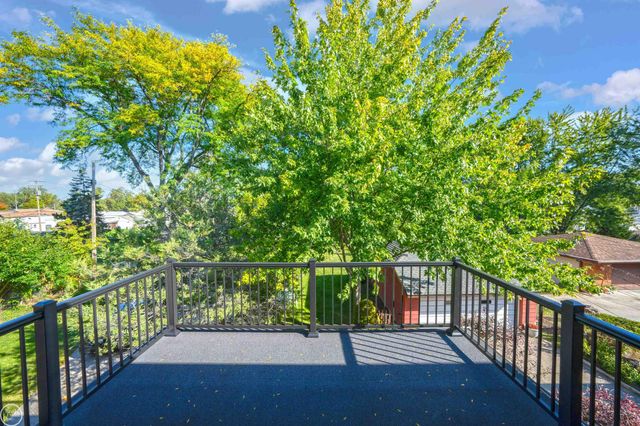 22905 Violet Street, Saint Clair Shores, MI 48082