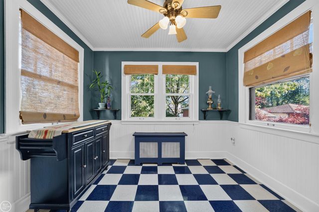 22905 Violet Street, Saint Clair Shores, MI 48082