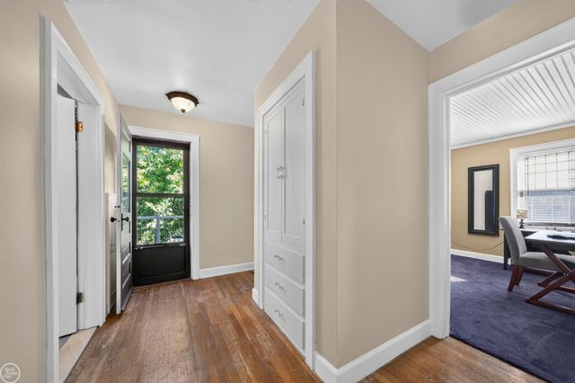 22905 Violet Street, Saint Clair Shores, MI 48082