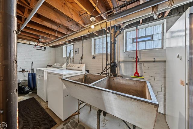 22905 Violet Street, Saint Clair Shores, MI 48082