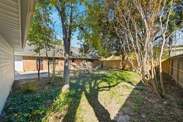 7230 Bayou Forest Drive, Houston, TX 77088