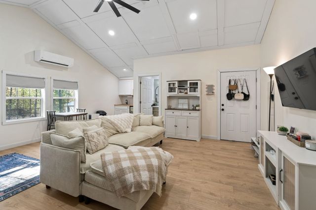 995 Old Coffeeville Rd, Lone Star, TX 75668