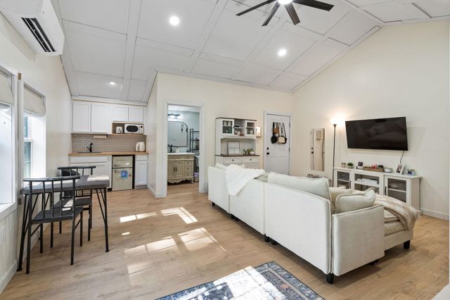 995 Old Coffeeville Rd, Lone Star, TX 75668