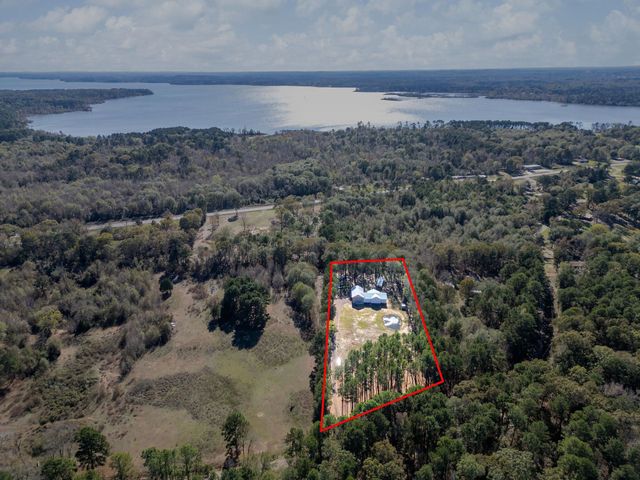 995 Old Coffeeville Rd, Lone Star, TX 75668