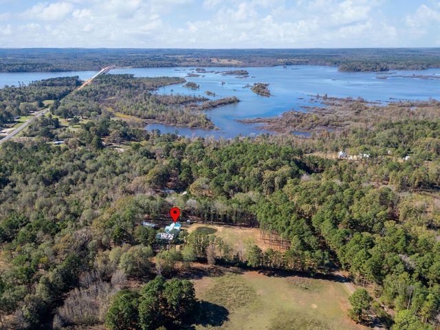 995 Old Coffeeville Rd, Lone Star, TX 75668