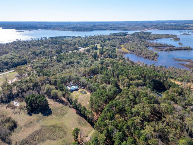 995 Old Coffeeville Rd, Lone Star, TX 75668