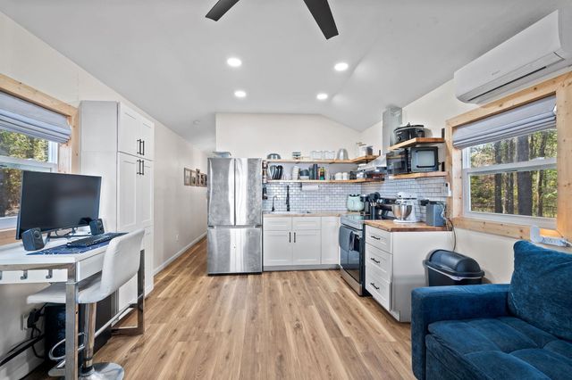 995 Old Coffeeville Rd, Lone Star, TX 75668