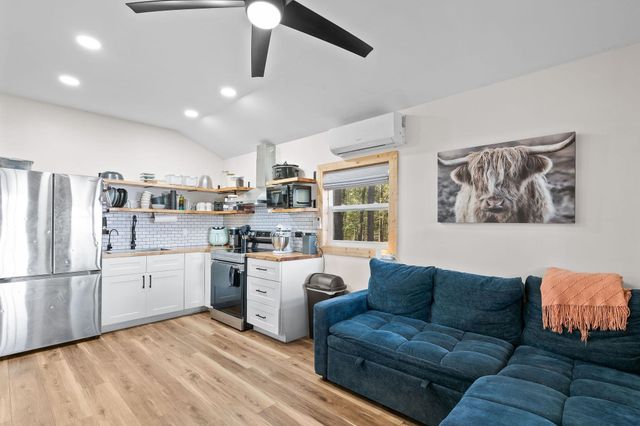 995 Old Coffeeville Rd, Lone Star, TX 75668