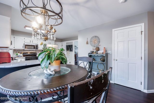 10418 Glenmary Farm Dr, Louisville, KY 40291